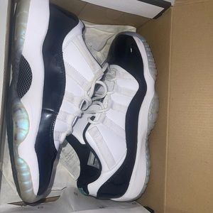 Air Jordan 11 low, size 5.5 grade school